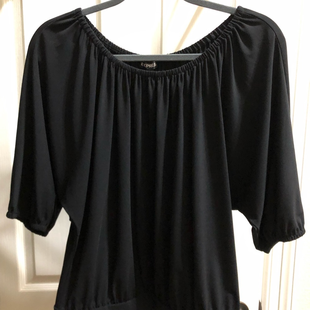 Elbow length black blouse
